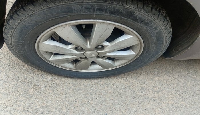 2014 Hyundai i20 SPORTZ 1.2, Petrol, Manual, 99,643 km, tyre