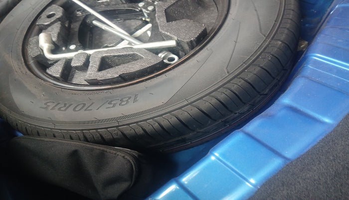 2022 Tata PUNCH CREATIVE  1.2 RTN DUAL TONE, Petrol, Manual, 25,567 km, tyre