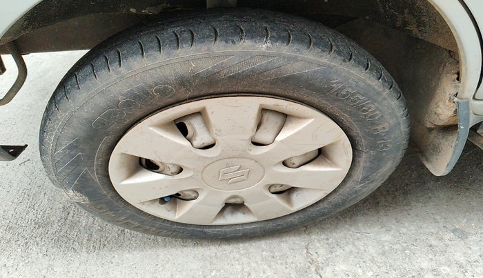 2010 Maruti Eeco 7 STR, Petrol, Manual, 75,725 km, tyre