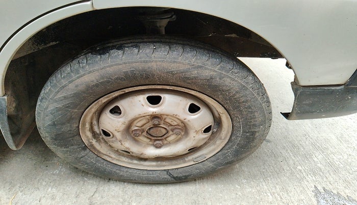2010 Maruti Eeco 7 STR, Petrol, Manual, 75,725 km, tyre
