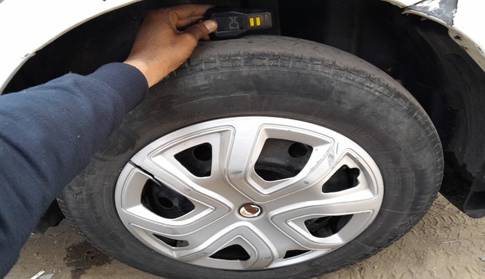 2010 Maruti Swift Dzire VDI, Diesel, Manual, 1,06,362 km, tyre