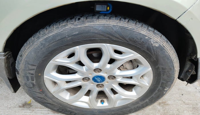 2014 Ford Ecosport TITANIUM 1.5L DIESEL (OPT), Diesel, Manual, 1,91,636 km, tyre