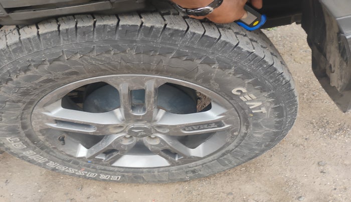 2024 Mahindra Thar LX D HT 2WD MT, Diesel, Manual, 28,628 km, tyre