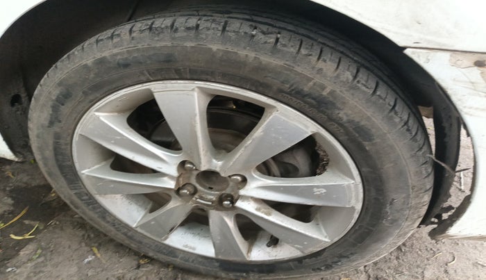 2012 Hyundai Verna FLUIDIC 1.6 CRDI SX, Diesel, Manual, 1,97,724 km, tyre