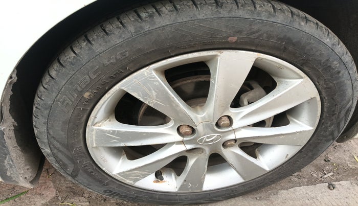 2012 Hyundai Verna FLUIDIC 1.6 CRDI SX, Diesel, Manual, 1,97,724 km, tyre