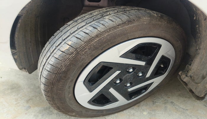 2024 Hyundai GRAND I10 NIOS MAGNA CORPORATE EDITION 1.2 KAPPA VTVT, Petrol, Manual, 9,839 km, tyre