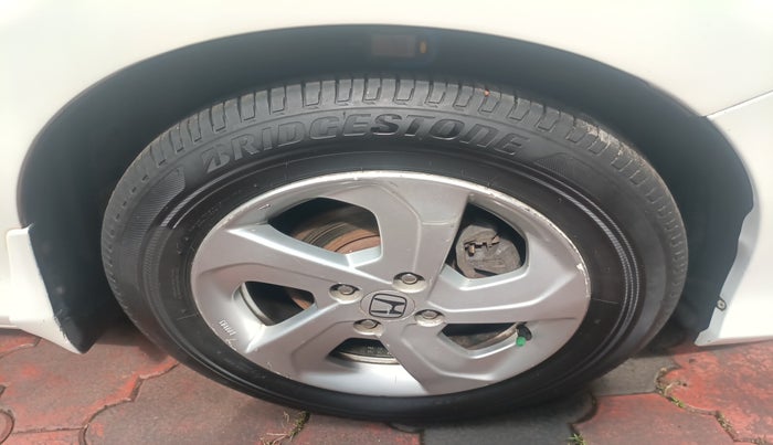 2016 Honda City 1.5L I-VTEC VX CVT, Petrol, Automatic, 1,08,278 km, tyre