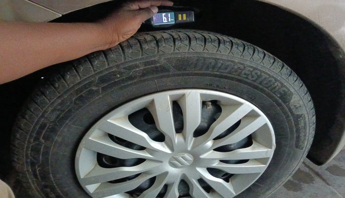 2017 Maruti Dzire VXI, Petrol, Manual, 71,430 km, tyre