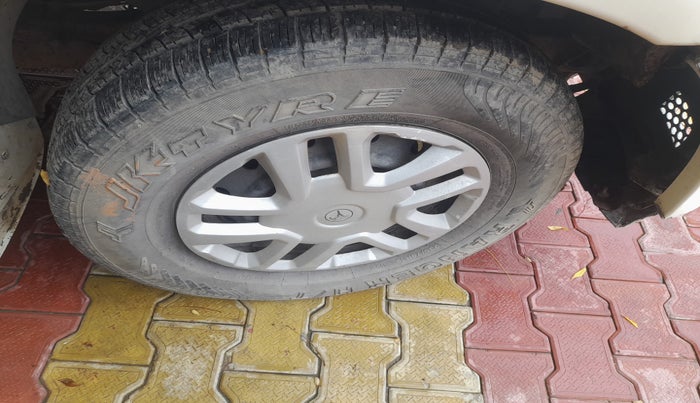 2011 Mahindra Scorpio SLE, Diesel, Manual, 1,68,996 km, tyre