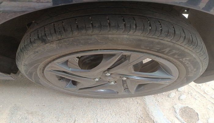 2022 Hyundai NEW I20 SPORTZ 1.5 MT, Diesel, Manual, 36,177 km, tyre