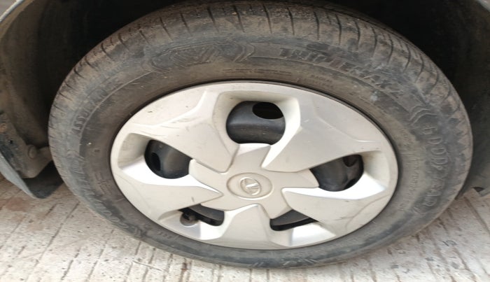 2022 Tata Tiago XT CNG, Petrol, Manual, 37,615 km, tyre