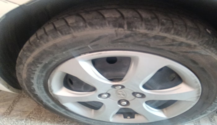 2012 Hyundai Verna FLUIDIC 1.6 VTVT EX, Petrol, Manual, 74,976 km, tyre