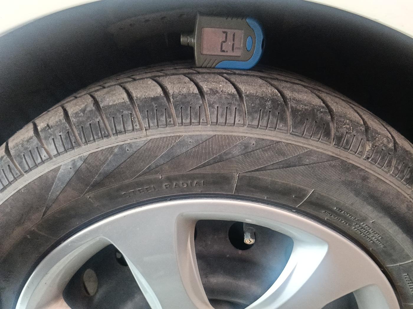2012 Hyundai Verna FLUIDIC 1.6 VTVT EX, Petrol, Manual, 75,002 km, tyre