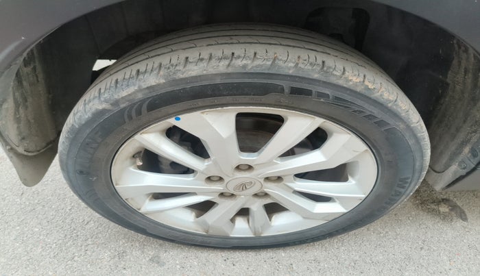 2021 Mahindra XUV300 W8 1.2 PETROL, Petrol, Manual, 49,040 km, tyre