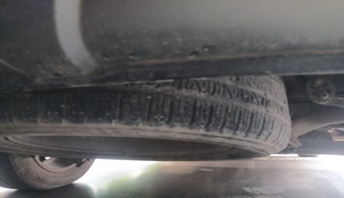2015 Hyundai Santa Fe 4 WD AT, Diesel, Automatic, 1,32,111 km, tyre