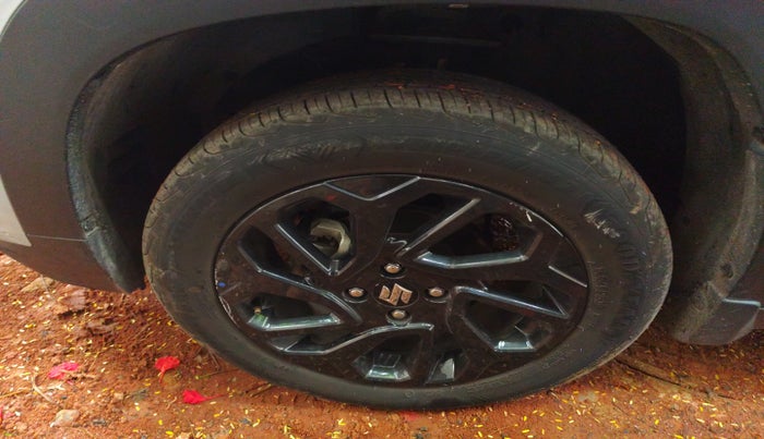 2024 Maruti FRONX DELTA PLUS 1.2L AGS, Petrol, Automatic, 14,280 km, tyre