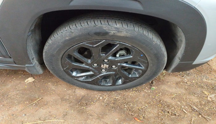 2024 Maruti FRONX DELTA PLUS 1.2L AGS, Petrol, Automatic, 14,280 km, tyre