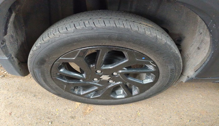 2024 Maruti FRONX DELTA PLUS 1.2L AGS, Petrol, Automatic, 14,280 km, tyre