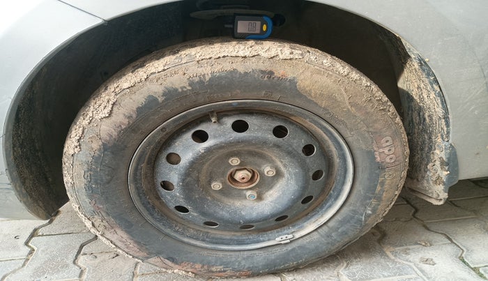 2023 Maruti Dzire VXI CNG, Petrol, Manual, 71,735 km, tyre