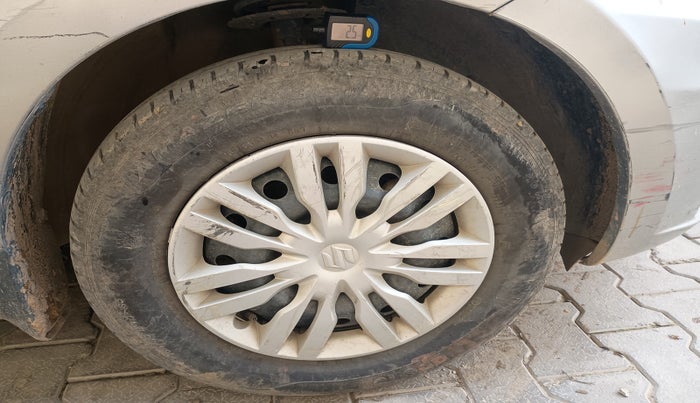 2023 Maruti Dzire VXI CNG, Petrol, Manual, 71,735 km, tyre