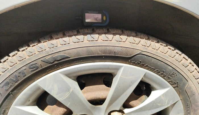 2012 Hyundai Eon MAGNA +, Petrol, Manual, 33,894 km, tyre