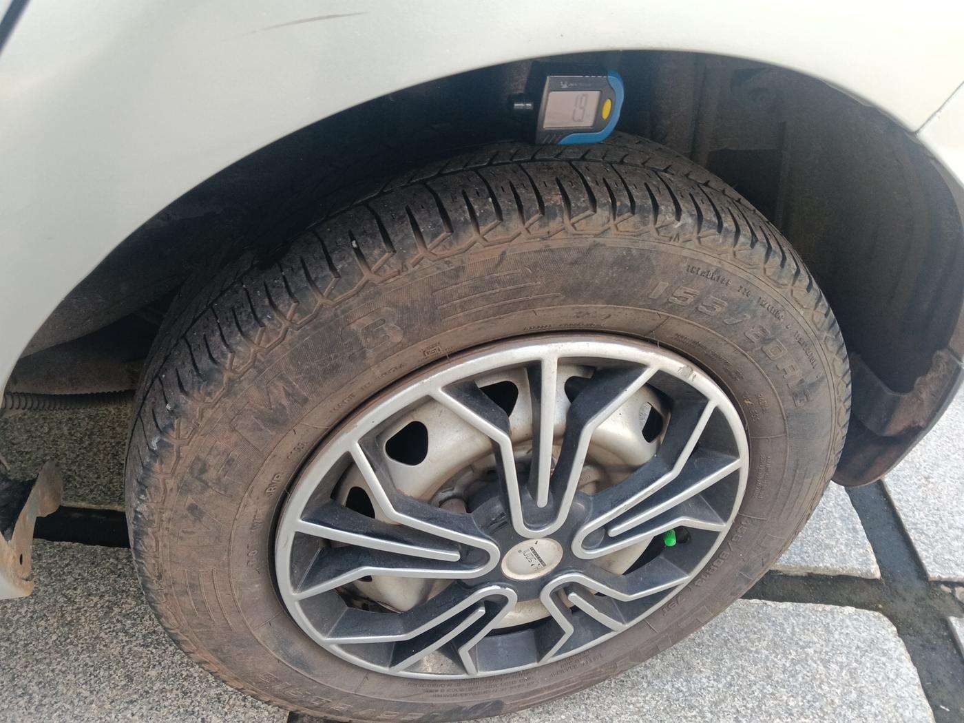 2019 Tata Tiago XE PETROL, Petrol, Manual, 1,20,404 km, tyre