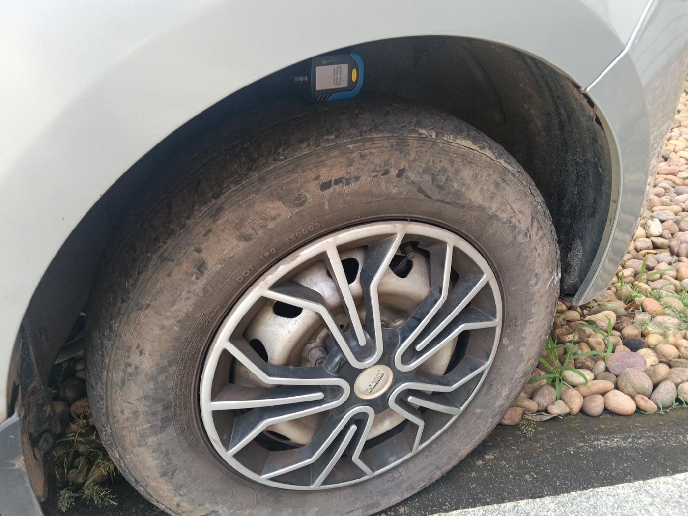 2019 Tata Tiago XE PETROL, Petrol, Manual, 1,20,404 km, tyre
