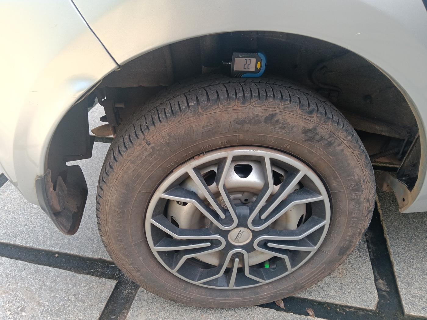 2019 Tata Tiago XE PETROL, Petrol, Manual, 1,20,404 km, tyre