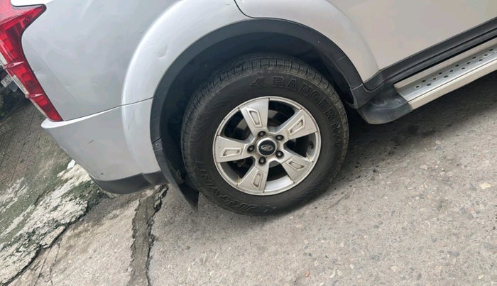 2013 Mahindra XUV500 W8, Diesel, Manual, 1,60,549 km, tyre