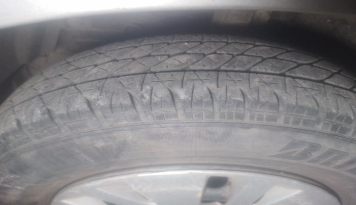2011 Maruti Swift VXI, Petrol, Manual, 47,208 km, tyre