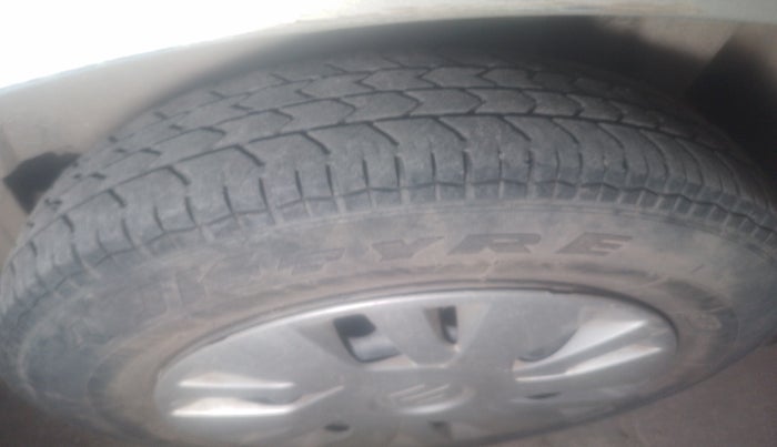 2011 Maruti Swift VXI, Petrol, Manual, 47,208 km, tyre