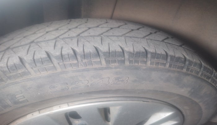 2011 Maruti Swift VXI, Petrol, Manual, 47,208 km, tyre