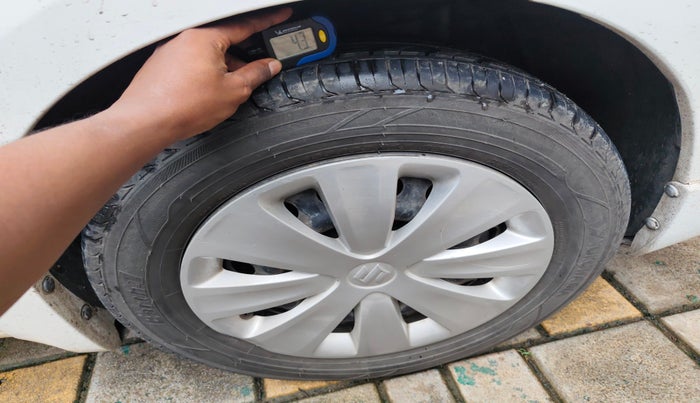2017 Maruti Ertiga VXI CNG, Petrol, Manual, 55,256 km, tyre