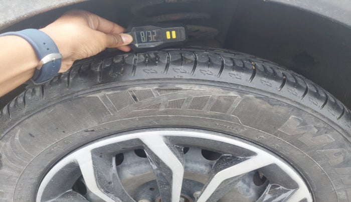 2024 Mahindra XUV700 MX Petrol MT 7 STR, Petrol, Manual, 7,232 km, tyre