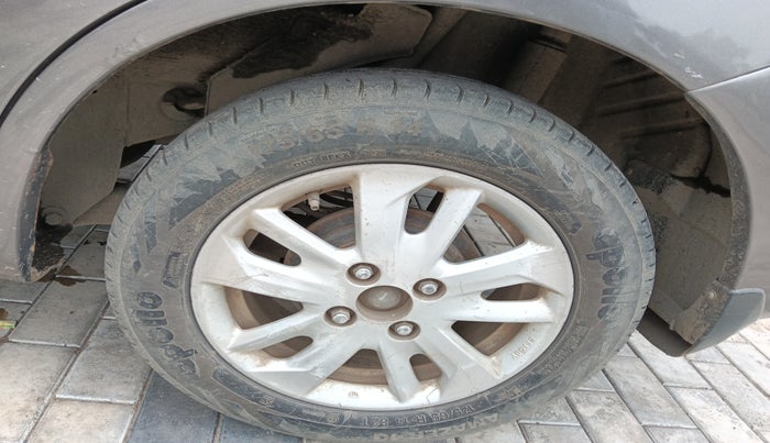2014 Honda Amaze 1.5L I-DTEC VX, Diesel, Manual, 1,48,021 km, tyre