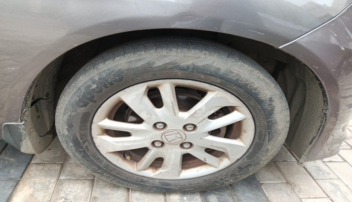 2014 Honda Amaze 1.5L I-DTEC VX, Diesel, Manual, 1,48,021 km, tyre