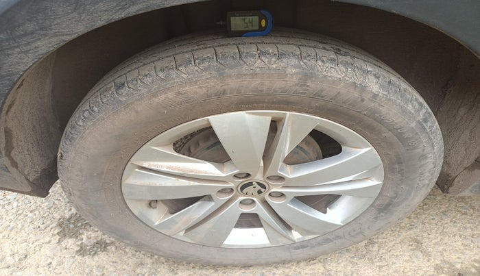 2021 Skoda KUSHAQ AMBITION 1.0L TSI MT, Petrol, Manual, 60,987 km, tyre