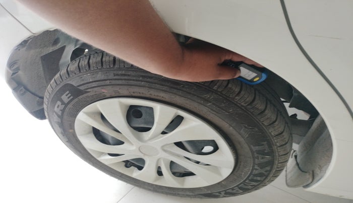 2021 Maruti Swift VXI, Petrol, Manual, 50,619 km, tyre