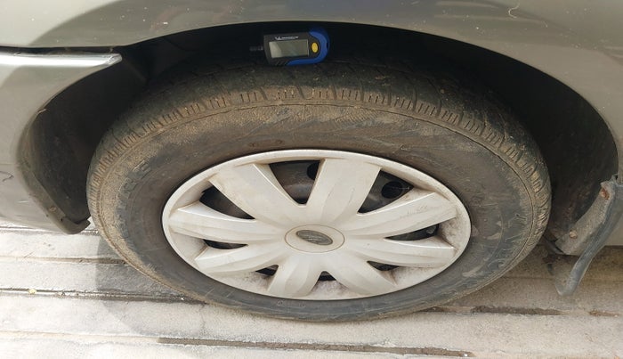 2011 Mahindra Verito 1.5 D6, Diesel, Manual, 1,88,559 km, tyre
