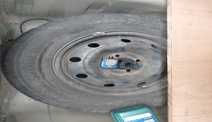 2011 Mahindra Verito 1.5 D6, Diesel, Manual, 1,88,559 km, tyre