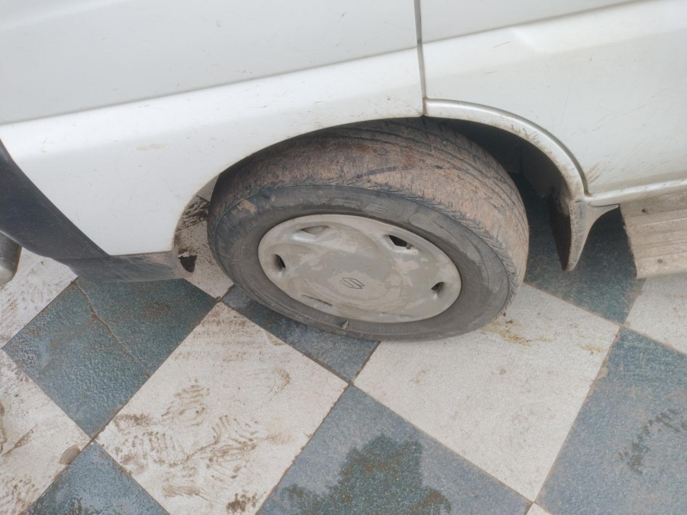 2015 Maruti Eeco 5 STR WITH A/C+HTR, Petrol, Manual, 1,14,555 km, tyre