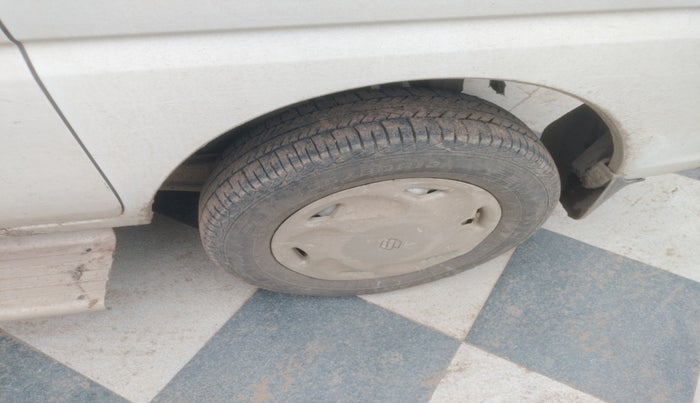 2015 Maruti Eeco 5 STR WITH A/C+HTR, Petrol, Manual, 1,14,555 km, tyre