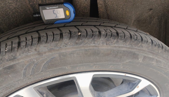 2022 Maruti XL6 ALPHA MT, Petrol, Manual, 24,384 km, tyre