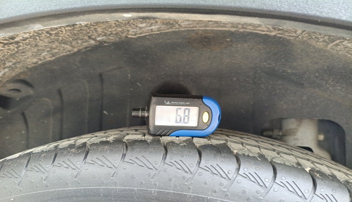 2024 Mahindra XUV 3XO MX2 Pro 1.2 L TCMPFI AT, Petrol, Automatic, 4,983 km, tyre