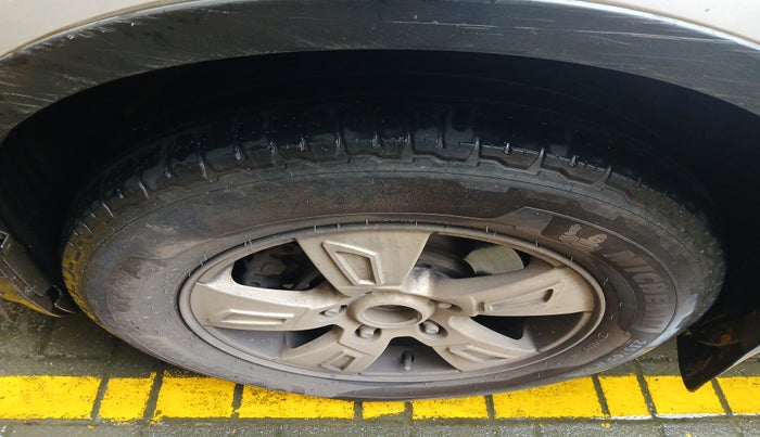 2013 Mahindra XUV500 W8, Diesel, Manual, 3,99,294 km, tyre