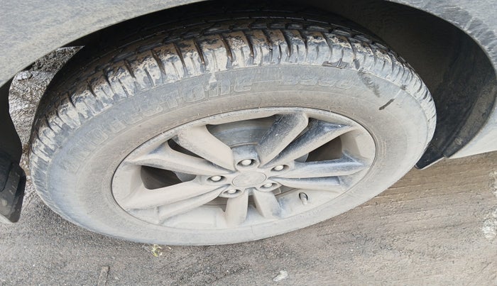 2015 Hyundai Creta SX 1.6 DIESEL, Diesel, Manual, 1,46,404 km, tyre