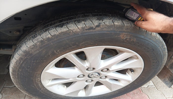 2019 Toyota Innova Crysta 2.4 GX 7 STR, Diesel, Manual, 1,55,823 km, tyre