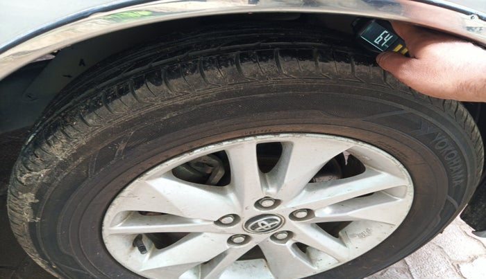 2019 Toyota Innova Crysta 2.4 GX 7 STR, Diesel, Manual, 1,55,823 km, tyre