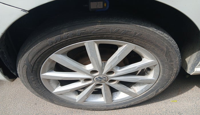 2017 Volkswagen Polo GT TSI AT, Petrol, Automatic, 68,994 km, tyre
