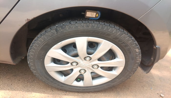 2013 Hyundai Eon MAGNA +, Petrol, Manual, 66,186 km, tyre